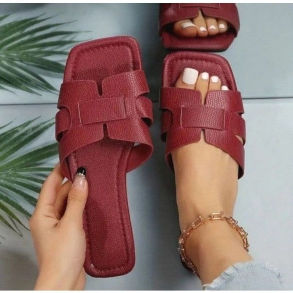Women's Burgundy Non-slip Flat Sandal Slide - Picture 3 of 3